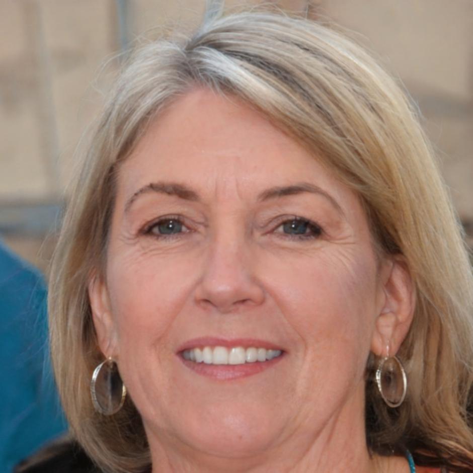 Dr. Sarah Müller, Geschäftsführerin
